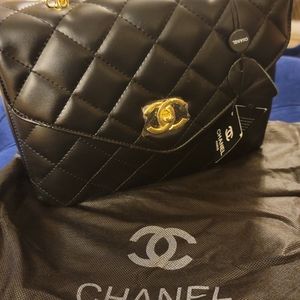 Brand new women's 👛 purse brand new